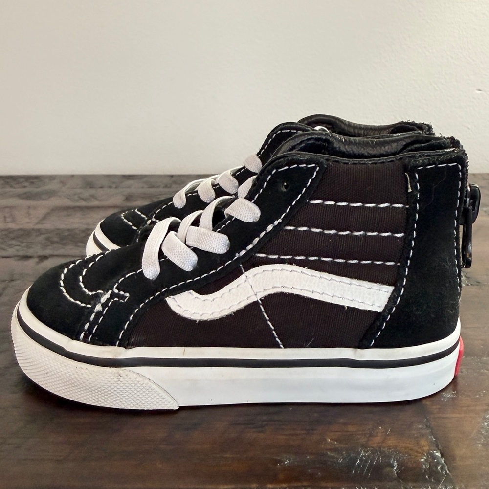 Vans Sk8-Hi Skate Shoe Black and White Sneaker Size Toddler 6